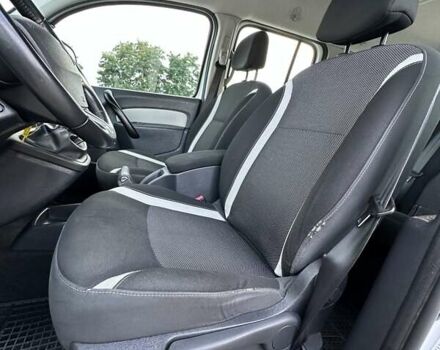 Белый Рено Кенгу, объемом двигателя 1.5 л и пробегом 227 тыс. км за 11700 $, фото 29 на Automoto.ua
