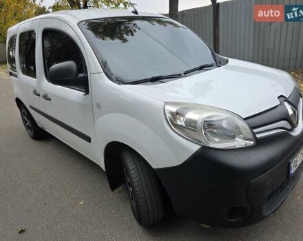 Белый Рено Кенгу, объемом двигателя 1.5 л и пробегом 207 тыс. км за 8800 $, фото 3 на Automoto.ua