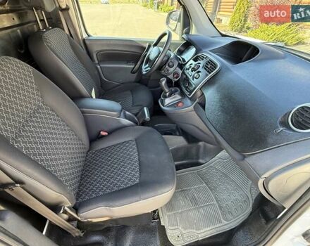 Белый Рено Кенгу, объемом двигателя 1.46 л и пробегом 230 тыс. км за 7300 $, фото 43 на Automoto.ua