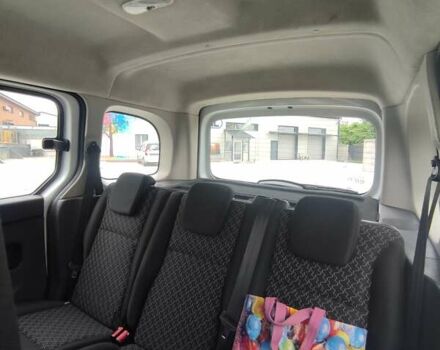 Белый Рено Кенгу, объемом двигателя 1.46 л и пробегом 326 тыс. км за 8800 $, фото 3 на Automoto.ua