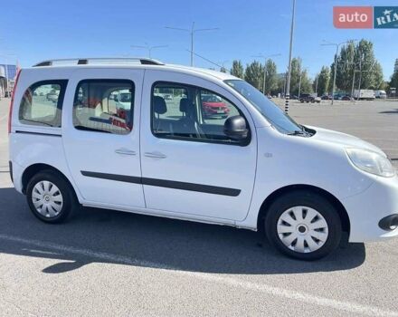 Белый Рено Кенгу, объемом двигателя 1.46 л и пробегом 190 тыс. км за 9400 $, фото 2 на Automoto.ua