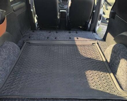 Білий Рено Кєнгу, об'ємом двигуна 1.46 л та пробігом 179 тис. км за 10500 $, фото 19 на Automoto.ua