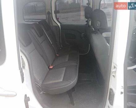 Белый Рено Кенгу, объемом двигателя 1.46 л и пробегом 151 тыс. км за 9999 $, фото 11 на Automoto.ua