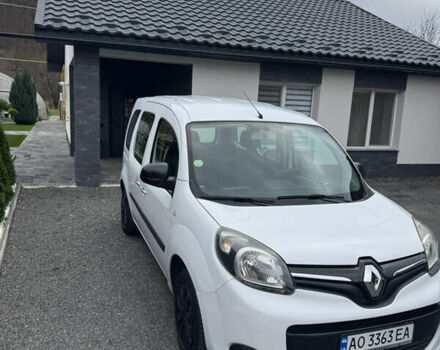 Белый Рено Кенгу, объемом двигателя 1.46 л и пробегом 196 тыс. км за 11500 $, фото 1 на Automoto.ua