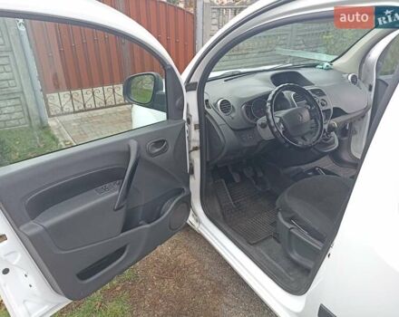 Білий Рено Кєнгу, об'ємом двигуна 1.5 л та пробігом 250 тис. км за 9700 $, фото 10 на Automoto.ua