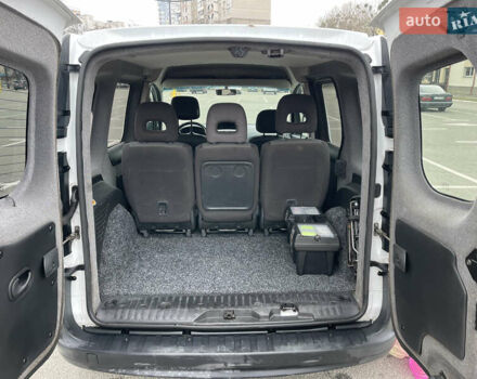 Білий Рено Кєнгу, об'ємом двигуна 1.46 л та пробігом 238 тис. км за 9300 $, фото 16 на Automoto.ua