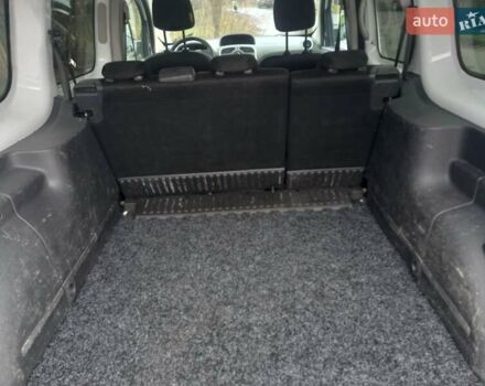 Белый Рено Кенгу, объемом двигателя 1.5 л и пробегом 70 тыс. км за 10650 $, фото 14 на Automoto.ua