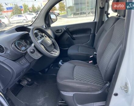 Белый Рено Кенгу, объемом двигателя 0 л и пробегом 75 тыс. км за 8800 $, фото 23 на Automoto.ua