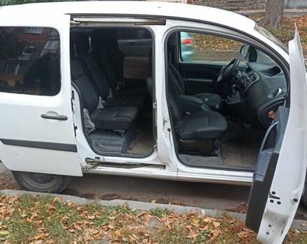 Білий Рено Кєнгу, об'ємом двигуна 1.46 л та пробігом 215 тис. км за 10000 $, фото 6 на Automoto.ua