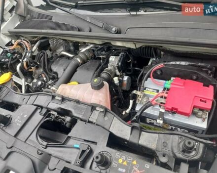 Белый Рено Кенгу, объемом двигателя 1.5 л и пробегом 70 тыс. км за 10650 $, фото 19 на Automoto.ua