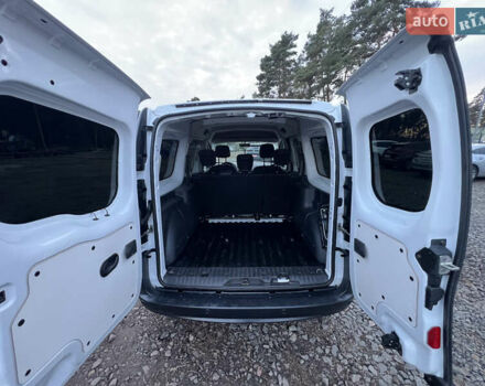 Білий Рено Кєнгу, об'ємом двигуна 1.5 л та пробігом 177 тис. км за 11650 $, фото 34 на Automoto.ua