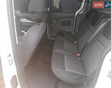 Белый Рено Кенгу, объемом двигателя 1.46 л и пробегом 151 тыс. км за 9999 $, фото 3 на Automoto.ua