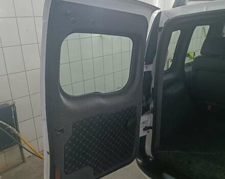 Белый Рено Кенгу, объемом двигателя 1.46 л и пробегом 109 тыс. км за 9700 $, фото 16 на Automoto.ua