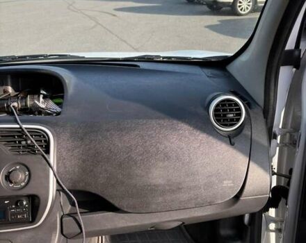 Білий Рено Кєнгу, об'ємом двигуна 1.46 л та пробігом 410 тис. км за 7500 $, фото 10 на Automoto.ua