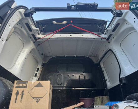 Белый Рено Кенгу, объемом двигателя 1.5 л и пробегом 150 тыс. км за 7800 $, фото 28 на Automoto.ua