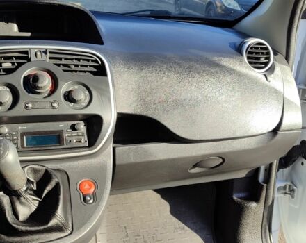 Білий Рено Кєнгу, об'ємом двигуна 1.5 л та пробігом 260 тис. км за 9000 $, фото 6 на Automoto.ua