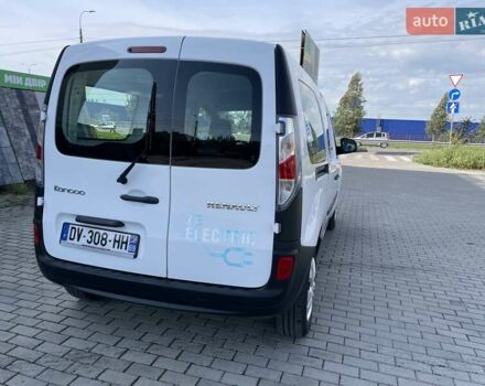 Белый Рено Кенгу, объемом двигателя 0 л и пробегом 75 тыс. км за 8800 $, фото 14 на Automoto.ua