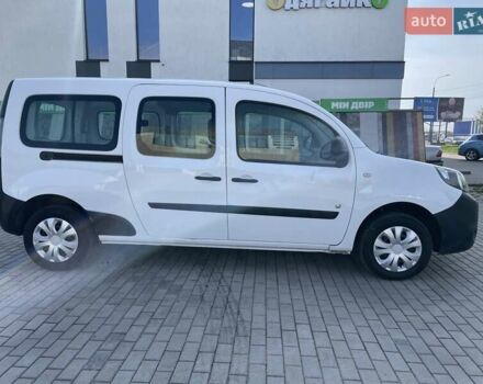 Белый Рено Кенгу, объемом двигателя 0 л и пробегом 75 тыс. км за 8800 $, фото 5 на Automoto.ua