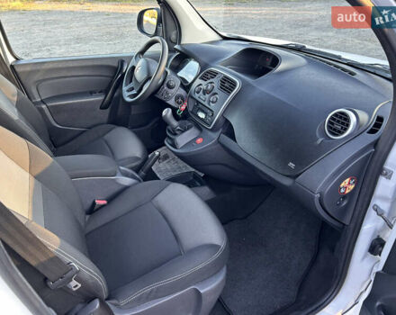 Білий Рено Кєнгу, об'ємом двигуна 1.5 л та пробігом 203 тис. км за 11450 $, фото 18 на Automoto.ua