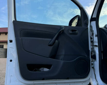 Белый Рено Кенгу, объемом двигателя 1.5 л и пробегом 211 тыс. км за 9000 $, фото 20 на Automoto.ua