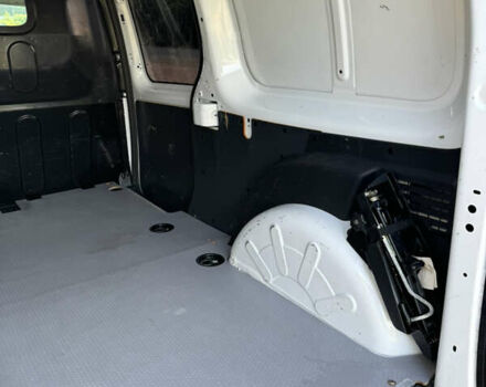 Белый Рено Кенгу, объемом двигателя 1.5 л и пробегом 211 тыс. км за 9000 $, фото 37 на Automoto.ua