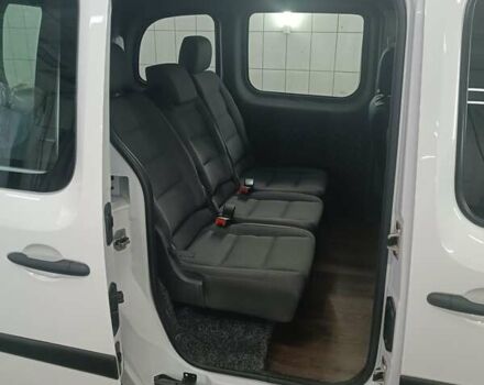 Белый Рено Кенгу, объемом двигателя 1.46 л и пробегом 109 тыс. км за 9700 $, фото 21 на Automoto.ua