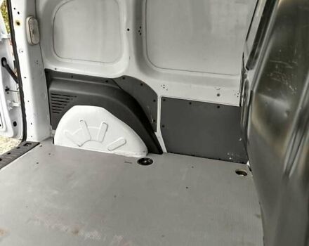 Белый Рено Кенгу, объемом двигателя 1.46 л и пробегом 210 тыс. км за 7999 $, фото 9 на Automoto.ua