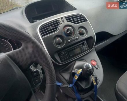 Белый Рено Кенгу, объемом двигателя 1.5 л и пробегом 70 тыс. км за 10650 $, фото 18 на Automoto.ua