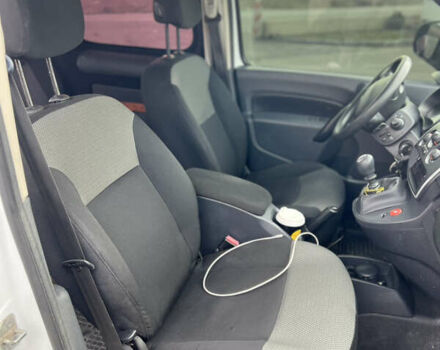 Белый Рено Кенгу, объемом двигателя 1.46 л и пробегом 189 тыс. км за 12200 $, фото 8 на Automoto.ua