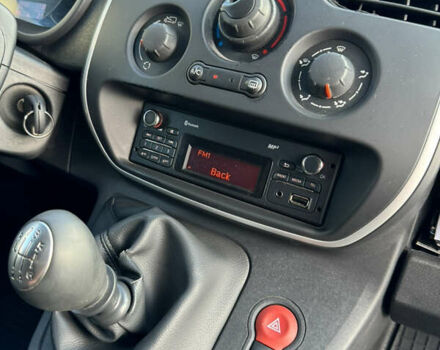 Белый Рено Кенгу, объемом двигателя 1.5 л и пробегом 211 тыс. км за 9000 $, фото 27 на Automoto.ua