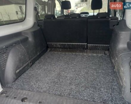 Белый Рено Кенгу, объемом двигателя 1.5 л и пробегом 71 тыс. км за 10850 $, фото 15 на Automoto.ua