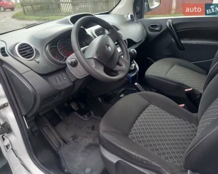 Белый Рено Кенгу, объемом двигателя 1.5 л и пробегом 70 тыс. км за 10650 $, фото 16 на Automoto.ua