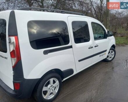 Белый Рено Кенгу, объемом двигателя 1.5 л и пробегом 70 тыс. км за 10650 $, фото 6 на Automoto.ua