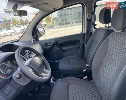 Белый Рено Кенгу, объемом двигателя 0 л и пробегом 75 тыс. км за 8800 $, фото 22 на Automoto.ua