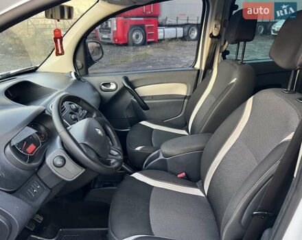 Белый Рено Кенгу, объемом двигателя 1.5 л и пробегом 263 тыс. км за 8950 $, фото 11 на Automoto.ua