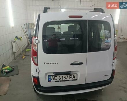Белый Рено Кенгу, объемом двигателя 1.46 л и пробегом 109 тыс. км за 9700 $, фото 7 на Automoto.ua