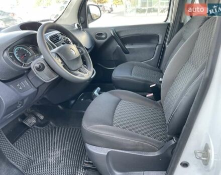 Белый Рено Кенгу, объемом двигателя 0 л и пробегом 75 тыс. км за 8800 $, фото 17 на Automoto.ua