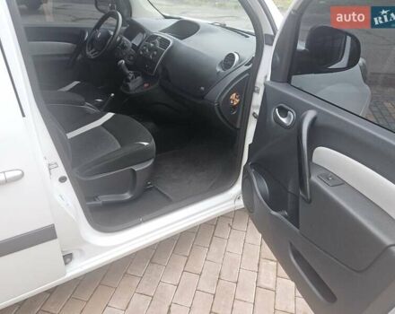 Белый Рено Кенгу, объемом двигателя 1.46 л и пробегом 151 тыс. км за 9999 $, фото 12 на Automoto.ua
