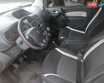 Белый Рено Кенгу, объемом двигателя 1.46 л и пробегом 151 тыс. км за 9999 $, фото 9 на Automoto.ua