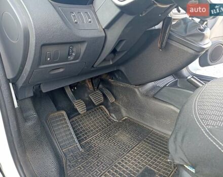 Білий Рено Кєнгу, об'ємом двигуна 1.5 л та пробігом 250 тис. км за 9700 $, фото 12 на Automoto.ua