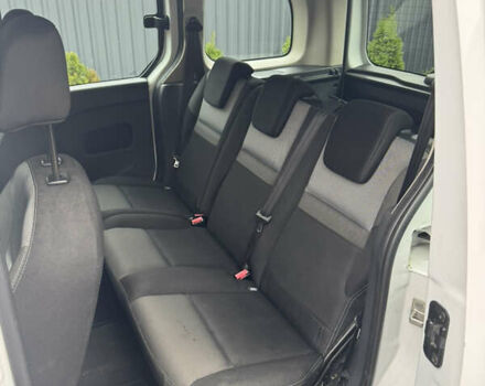 Белый Рено Кенгу, объемом двигателя 1.46 л и пробегом 196 тыс. км за 11500 $, фото 4 на Automoto.ua