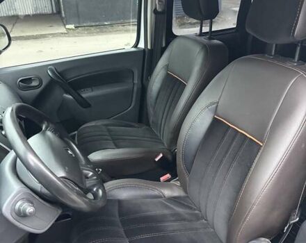 Белый Рено Кенгу, объемом двигателя 1.5 л и пробегом 199 тыс. км за 9999 $, фото 8 на Automoto.ua