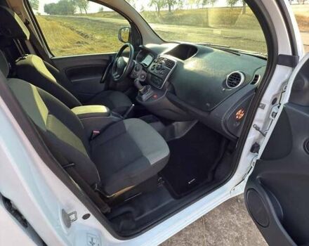 Білий Рено Кєнгу, об'ємом двигуна 1.5 л та пробігом 188 тис. км за 9000 $, фото 15 на Automoto.ua