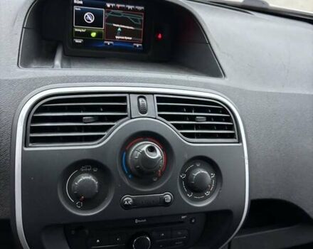 Белый Рено Кенгу, объемом двигателя 1.5 л и пробегом 199 тыс. км за 9999 $, фото 11 на Automoto.ua