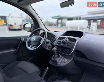 Белый Рено Кенгу, объемом двигателя 1.46 л и пробегом 201 тыс. км за 12700 $, фото 23 на Automoto.ua