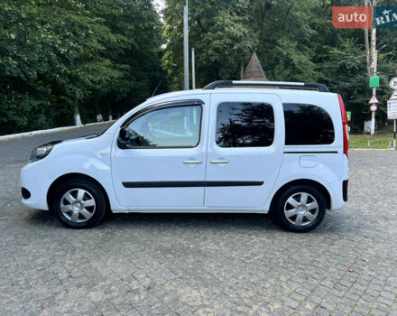 Белый Рено Кенгу, объемом двигателя 1.5 л и пробегом 189 тыс. км за 12350 $, фото 12 на Automoto.ua