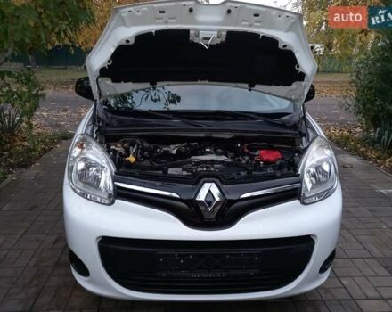 Рено Кенгу 2017 в Киеве на Automoto.ua Белый Рено Кенгу, объемом двигателя 1.5 л и пробегом 260 тыс. км за 11400 $, фото 24 на Automoto.ua