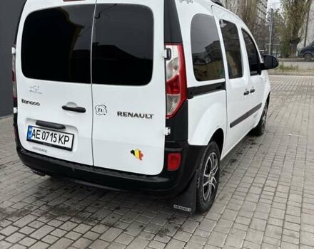 Белый Рено Кенгу, объемом двигателя 1.5 л и пробегом 199 тыс. км за 9999 $, фото 5 на Automoto.ua