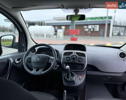 Белый Рено Кенгу, объемом двигателя 1.46 л и пробегом 201 тыс. км за 12700 $, фото 38 на Automoto.ua