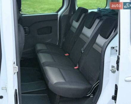 Белый Рено Кенгу, объемом двигателя 1.46 л и пробегом 201 тыс. км за 12700 $, фото 27 на Automoto.ua